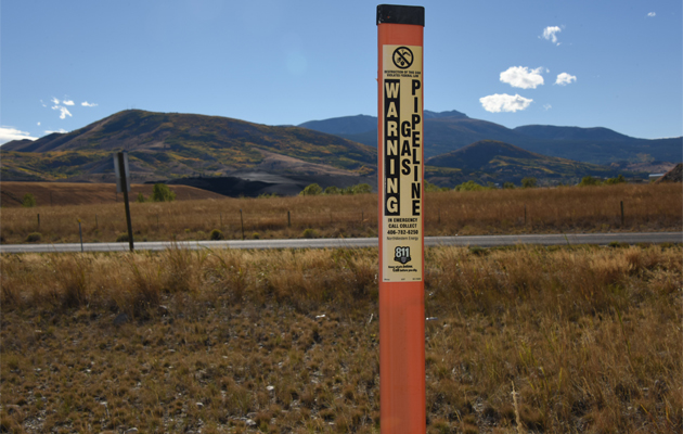630x400 pipeline marker Pipeline marker next to road